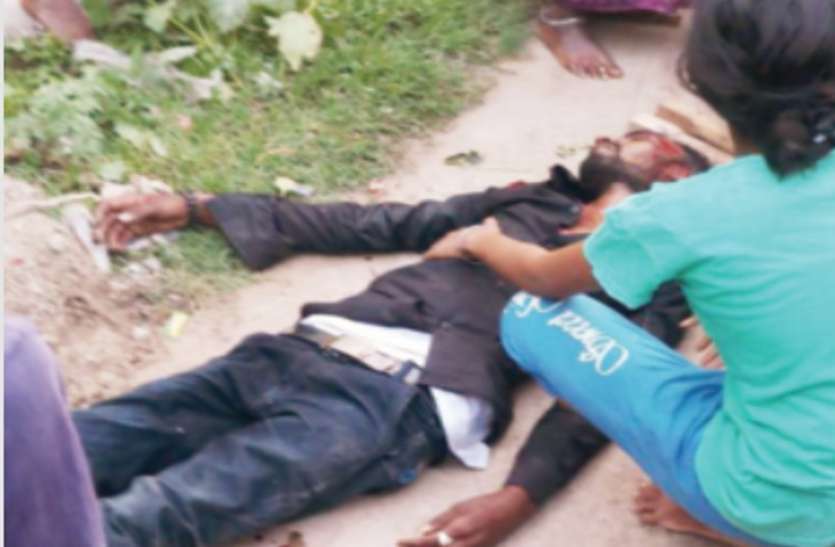 डंडा मारके भगाना पड़ा भारी,लाठी-डंडे-चाकू की हो गई बरसात डंडा मारके भगाना पड़ा भारी,लाठी-डंडे-चाकू की हो गई बरसात