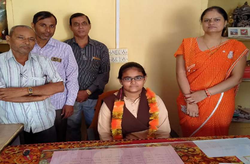 बालिका दिवस: प्रार्थना से लेकर छुट्टी तक बेटियों ने संभाली जिम्मेदारी बालिका दिवस: प्रार्थना से लेकर छुट्टी तक बेटियों ने संभाली जिम्मेदारी
