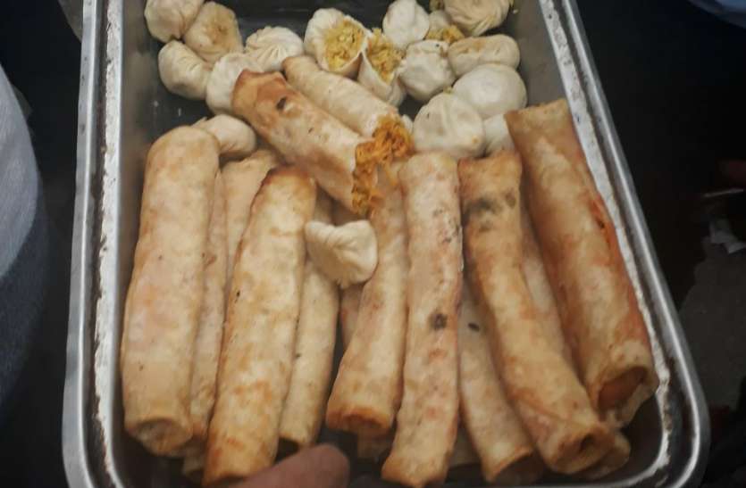 raid is conducted at gwalior for adulteration in food,corwd gathered to see rain on ganesh general store at gwalior,adulterate food founds at gwalior,adulterate food found in store at gwalior ग्वालियर में मिलावट का दाग