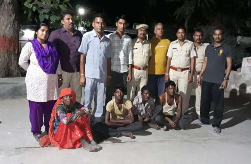 Crime: बावरिया गिरोह पकड़ा, महिला सहित 4 गिरफ्तार Crime: बावरिया गिरोह पकड़ा, महिला सहित 4 गिरफ्तार