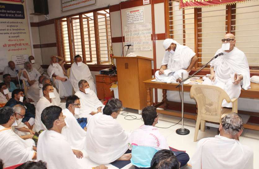 ज्ञान का सार है आचरण-ज्ञानमुनि ज्ञान का सार है आचरण-ज्ञानमुनि