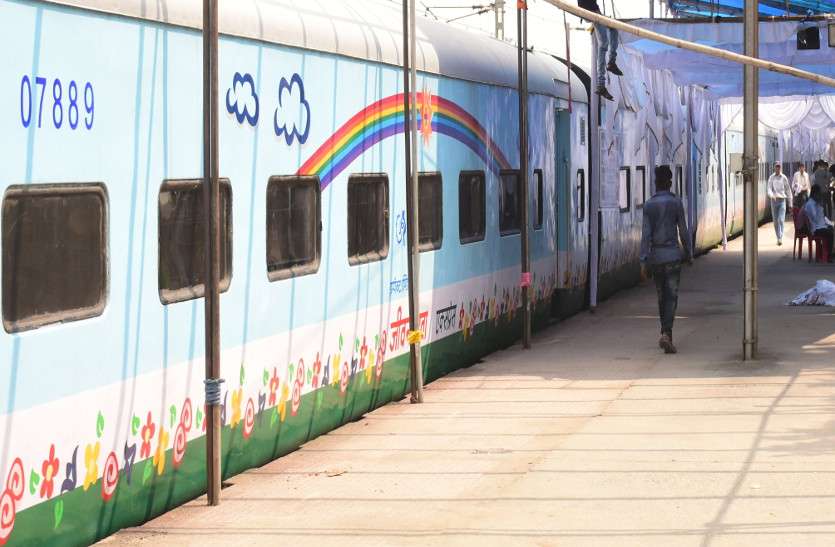 दो घंटे बाद आएंगे सीएम, लाइफ लाइन का करेंगे शुभारंभ, करोड़ों के विकास कार्यों की देंगे सौगात दो घंटे बाद आएंगे सीएम, लाइफ लाइन का करेंगे शुभारंभ, करोड़ों के विकास कार्यों की देंगे सौगात