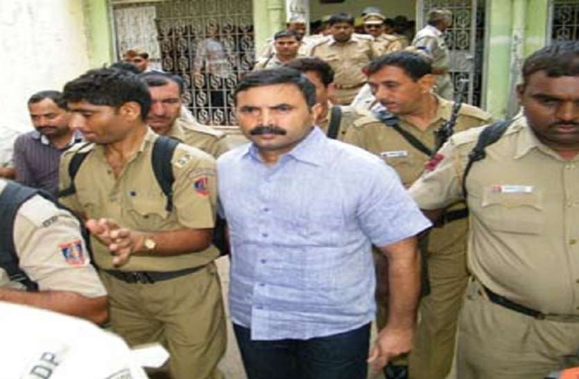 Mafia Brijesh Singh,appeared in special court this murder case इस हत्या के मामले में स्पेशल कोर्ट में पेश हुए माफिया बृजेश सिंह ,बढ़ सकती है मुश्किल