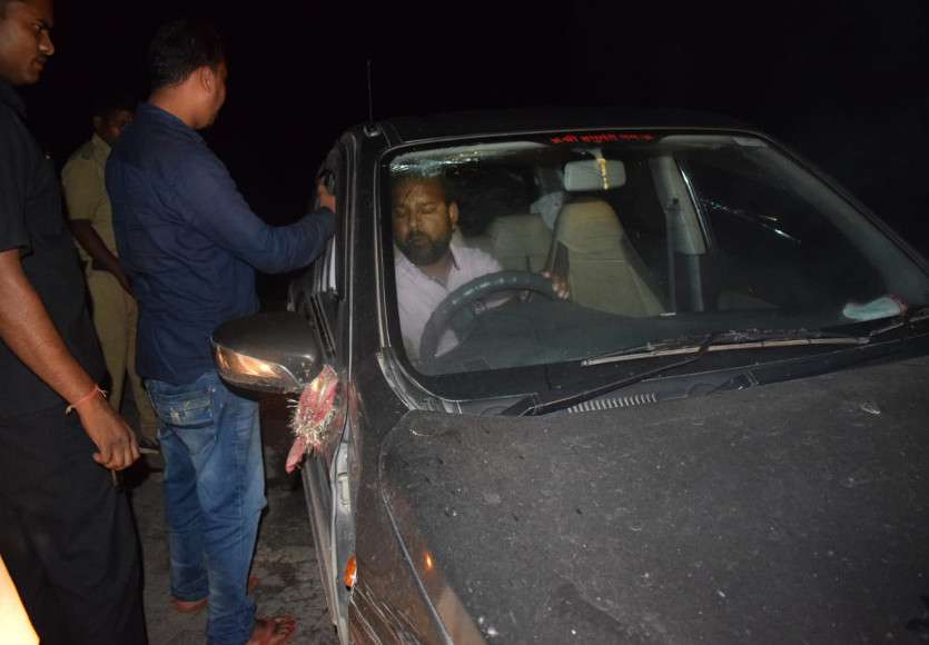 शराब के नशे में कार चला रहे युवक ने कैबिनेट मंत्री की कार को मारी टक्कर, युवक की हालत देख मंत्री ने किया ये