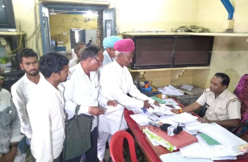 15 अक्टूबर को कांग्रेस करेगी अफीम कार्यालय का घेराव, नई नीति का विरोध 15 अक्टूबर को कांग्रेस करेगी अफीम कार्यालय का घेराव, नई नीति का विरोध