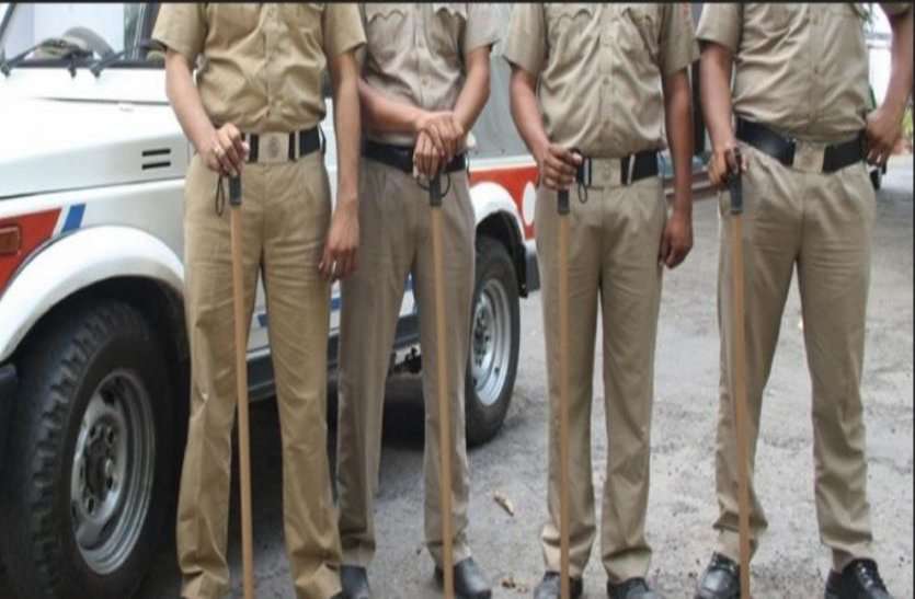 उठ गया पुलिस पर से भरोसा, हफ्ता ना देने पर चकना दुकान संचालक का किया ये हाल उठ गया पुलिस पर से भरोसा, हफ्ता ना देने पर चकना दुकान संचालक का किया ये हाल