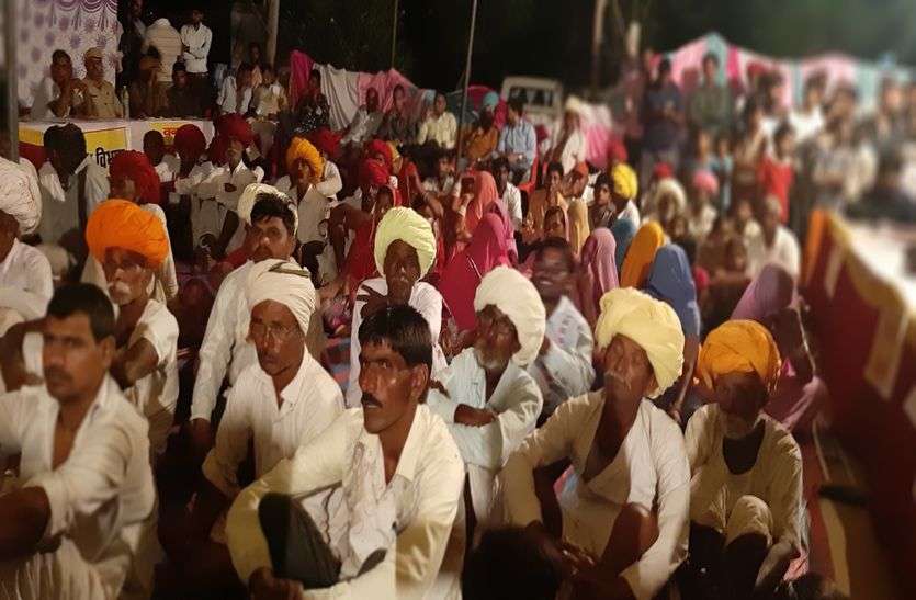 Ajmer News : यहां जिला कलक्टर के बुलाने पर भी नहीं पहुंचे अधिकारी Ajmer News : यहां जिला कलक्टर के बुलाने पर भी नहीं पहुंचे अधिकारी