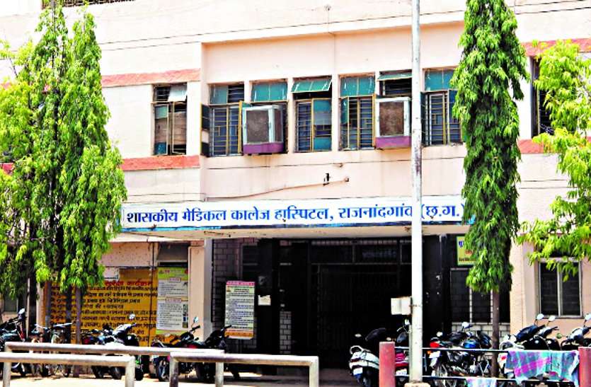 Doctors returning dog bite patients not anti rabies in medical college hospital मेडिकल कॉलेज अस्पताल में एंटी रैबिज नहीं डाग बाइट के मरीजों को लौटा रहे डाक्टर
