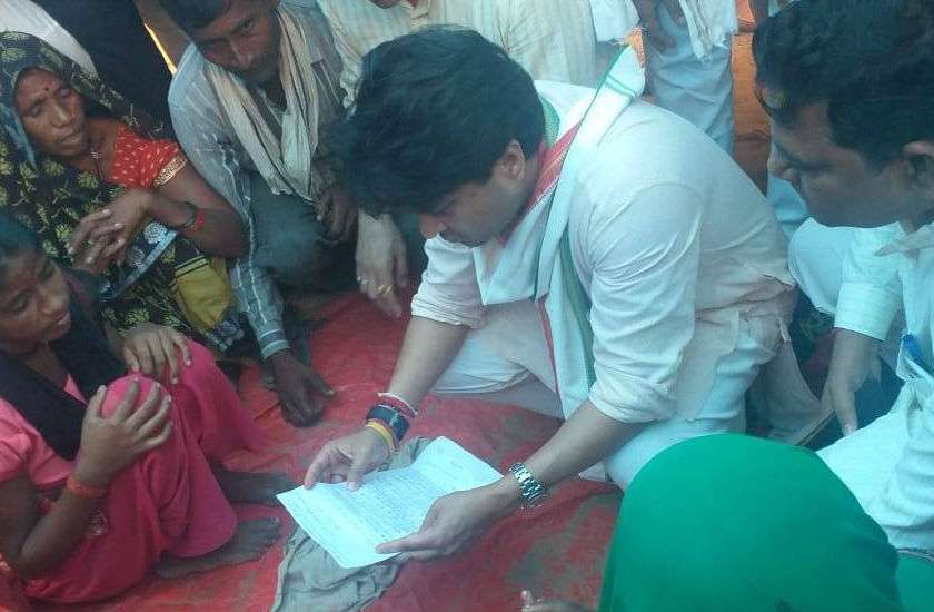 मोदी-शाह के साथ दिखे सिंधिया फिर अपनी ही सरकार पर बोला हमला, क्या किंग मेकर बनने जा रहे हैं ज्योतिरादित्य?