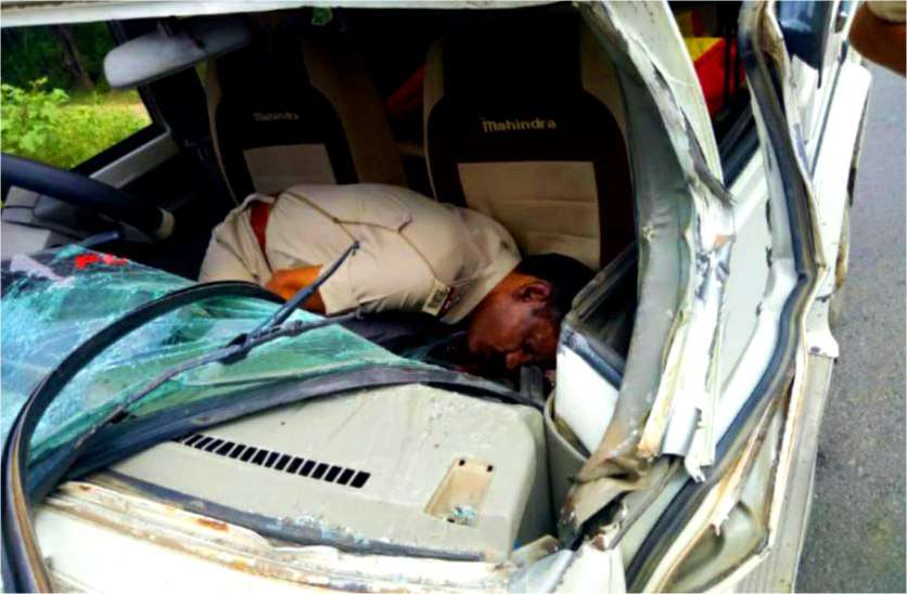 satna panna highway big accident: SI died on the spot in panna