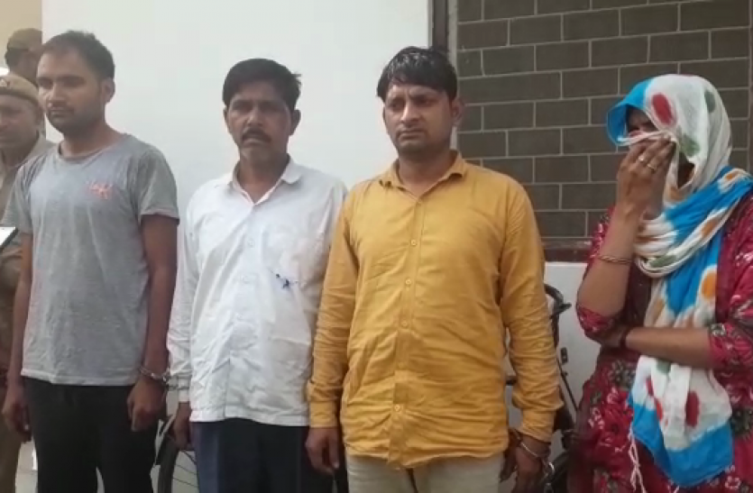 vlcsnap-2019-10-12-13h49m30s145.png Bulandshahr: पुलिस ने हत्या करने से पहले ही गिरफ्तार किए सुपारी किलर, महिला ने रची थी खौफनाक साजिश- देखें वीडियो