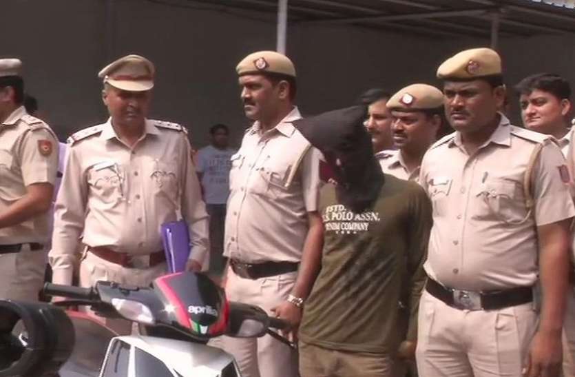 delhi police दिल्ली: PM मोदी की भतीजी से छीनाझपटी मामले में पुलिस ने आरोपी को गिरफ्तार किया, पर्स और पैसे बरामद