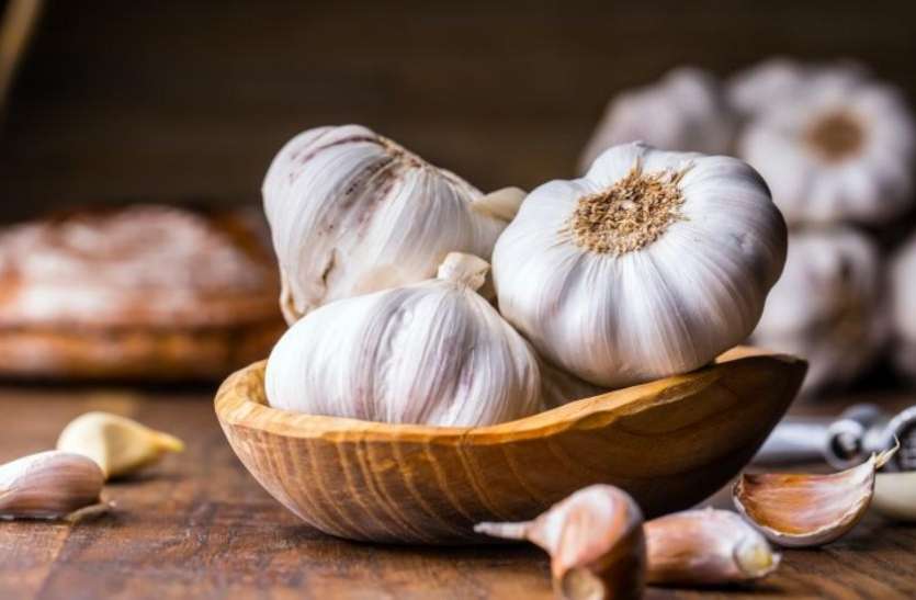 garlic.jpg प्याज के बाद लहसुन ने बिगाड़ा रसोई का स्वाद, 300 रुपए के पार पहुंचा भाव