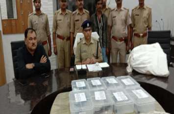police raids illegal weapons factory हिस्ट्रीशीटर की अवैध असलहा फैक्ट्री पर पुलिस की रेड, भारी मात्रा में असलाह बरामद