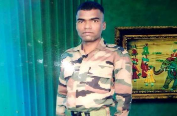 पाकिस्तान की गोलीबारी का मुंहतोड़ जवाब देते हुए गुमला का जवान शहीद,कल गांव आ सकता है पार्थिव शरीर पाकिस्तान की गोलीबारी का मुंहतोड़ जवाब देते हुए गुमला का जवान शहीद,कल गांव आ सकता है पार्थिव शरीर