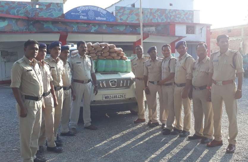 smuggling of cannabis छत्तीसगढ़ पुलिस के दो कांस्टेबल गांजा तस्करी करते गिरफ्तार, थाने का पूरा स्टॉफ करता था मदद!