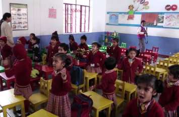 school-student-provide-the-winter-clothes-by-sitapur-administration school-student-provide-the-winter-clothes-by-sitapur-administration