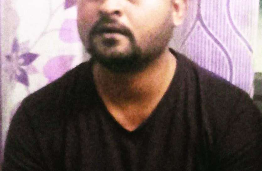 16 साल की उम्र से ही बन गया था सिमी का हिस्सा, सऊदी से हैदराबाद लौटते ही पकड़ा गया आतंकी केमिकल अली 16 साल की उम्र से ही बन गया था सिमी का हिस्सा, सऊदी से हैदराबाद लौटते ही पकड़ा गया आतंकी केमिकल अली