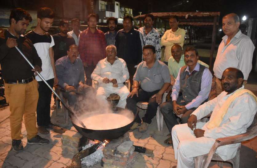 Sharad Purnima Sharad Purnima : सोलह कलाओं के साथ निकला चंद्रमा, बरसा अमृत