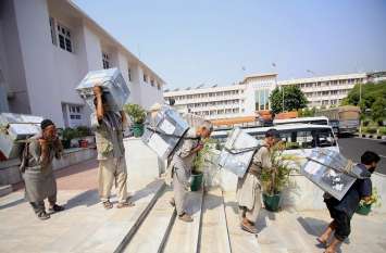 Darbar move preparation is on full swing अंतिम दरबार मूव की तैयारियां जारी, कर्मचारी जुटे