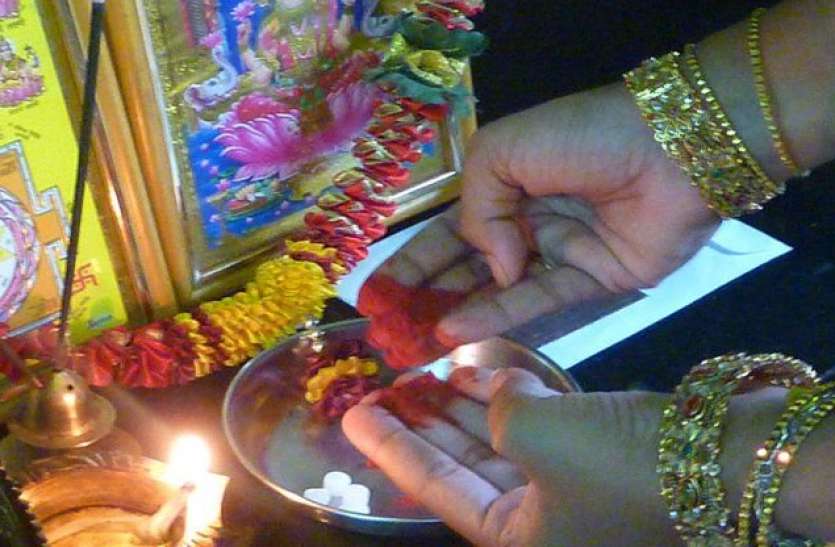 diwali_totke किस्मत की हर समस्या की 'रामबाण' काट है पान के पत्ते के ये टोटके