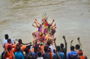 boy returning from idol immersion died in accident मूर्ति विसर्जन से वापस जा रहे युवक की मौत