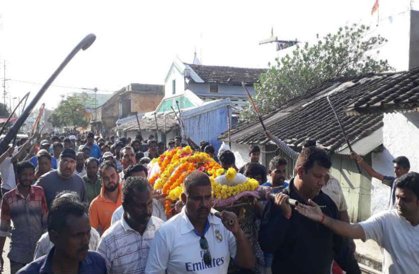 hockey player रात में दोस्तों के साथ मनाया जन्मदिन, सुबह परिजनों के कंधों में निकली अर्थी, लोगों ने भावुक होकर किया सलाम