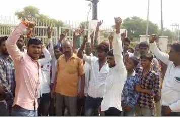 Laborers working constructed autonomous state medical college ruckus राज्य चिकित्सा महाविद्यालय निर्माण में काम करने वाली महिला मजदूर की बेटी ने धन अभाव में तोड़ दिया दम, फिर हुआ ये...पढ़िए दिल झकझोर देने वाली यह खबर