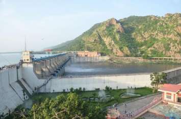 Five years of water was washed away from Bisalpur dam in Banas Bisalpur News : बीसलपुर बांध से बनास में बहा दिया पांच साल का पानी