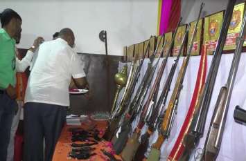 Arms worship organized on Bajrang Dal Foundation Day बजरंगदल स्थापना दिवस पर शस्त्र पूजन का आयोजन, तमाम संगठन के कार्यकर्ता रहे शामिल