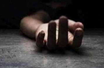 mother and daugter commits suicide in balrampur दो बच्चियों के साथ मां ने की खुदकुशी, तालाब में कूदकर बच्चियों के साथ मां ने दी जान