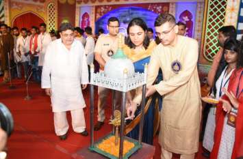 Dewa Mela inauguration in Barabanki देवा मेला का हुआ उद्घाटन, देश विदेश से पहुंचे श्रद्धालु, देखें वीडियो