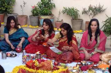 Karwa Chauth 17 october 2019 : Puja Vidhi Shubh Muhurat in hindi करवा चौथ 17 अक्टूबर 2019 : संपूर्ण पूजा विधि एवं पूजा का सटीक शुभ मुहूर्त