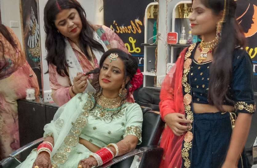 beauty parlour tips beauty parlour tips: कोरोना के कारण पूरी तरह से बदले ब्यूटी ट्रीटमेंट,ये उपाए बचाएंगे कोरोना से