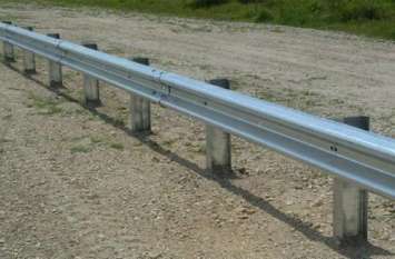 crash barrier worth rs 2.5 crore to stop road accident ढाई करोड़ की लागत से लग रहे क्रैश बैरियर, हादसों पर लगेगी लगाम
