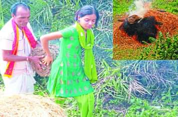 Daughter gave fire to mother funeral pyre in Baloda Bazar बेटी ने मां की अर्थी को दिया कंधा और चिता को दी मुखाग्नि, नम हो गई सभी की आंखें