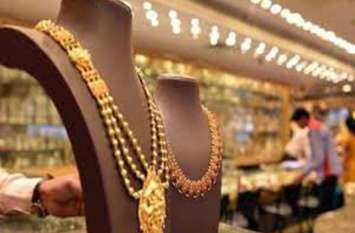 Ambikapur crime: Young man fly away to take 2.50 lakh gold पश्चिम बंगाल के युवक पर भरोसा कर फंस गए 4 ज्वेलर्स संचालक, इस तरह से लगाई सबको चपत
