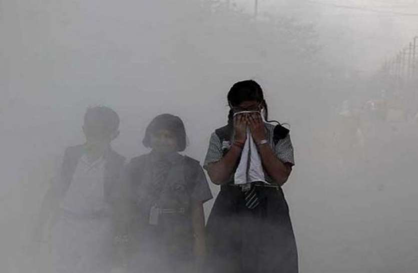 pollution-ghaziabad.jpg UP का ये शहर देश में सबसे अधिक प्रदूषित, खतरनाक स्तर पर पहुंचा वायु प्रदूषण