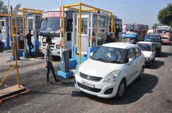bus operators are against sarore toll plaza in Jammu सरोर में टोल प्लाजा का विरोध, जम्मू-कठुआ मार्ग पर बंद रही बस सेवा