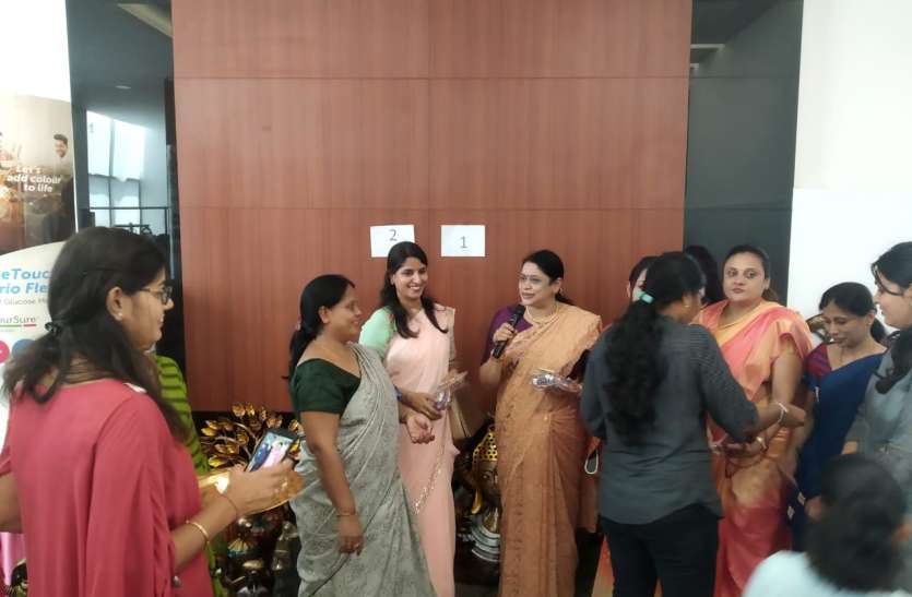 The Diwali fair held in the club house of Perambur Tamilnadu: दीपावली मेले में दिनभर रही ग्राहकों की रेलमपेल