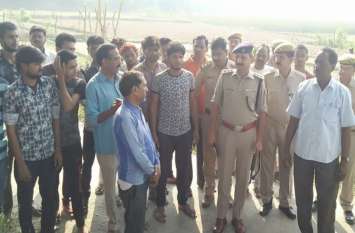 Anti social elements broke worship in Firozabad VIDEO: दिवाली से पहले असामाजिक तत्वों ने तोड़ा इबादतगाह, सांप्रदायिक सौहार्द बिगाड़ने की कोशिश