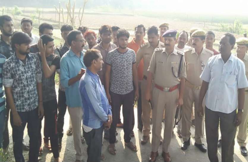 Jasrana VIDEO: दिवाली से पहले असामाजिक तत्वों ने तोड़ा इबादतगाह, सांप्रदायिक सौहार्द बिगाड़ने की कोशिश