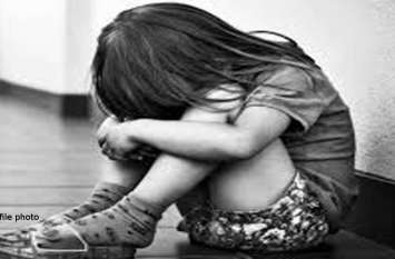 Chhattisgarh crime news: MInor Girl raped in Bhatrapara by Young boy रास्ता रोककर नाबालिग से किया छेडछाड़, कोर्ट ने भेजा तीन साल के लिए जेल