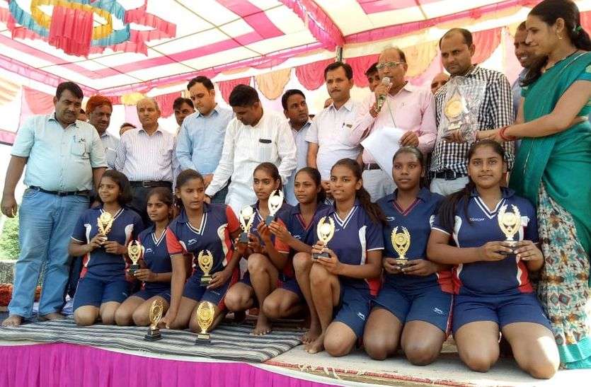 हार-जीत एक सिक्के के दो पहलू हार-जीत एक सिक्के के दो पहलू