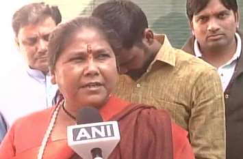Sadhvi niranjan jyoti statement over priyanka gandhi केंद्रीय मंत्री का बड़ा बयान, यूपी उपचुनाव में इसलिए प्रचार नहीं कर रहीं प्रियंका गांधी