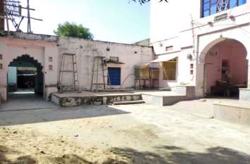 In this village of Rajasthan, locks on house are not far to main door राजस्थान के इस गांव में घरों पर ताले तो दूर मुख्य दरवाजे तक नहीं