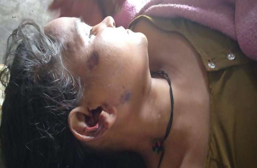 करवा चौथ के दिन एक सुहागिन के साथ ऐसी बर्बरता, पहले पति ने छोड़ा फिर प्रेमी ने कर दी नृशंस हत्या करवा चौथ के दिन एक सुहागिन के साथ ऐसी बर्बरता, पहले पति ने छोड़ा फिर प्रेमी ने कर दी नृशंस हत्या