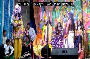 I came to know that the Earth is empty of heroes मुझको तो ज्ञात हुआ पृथ्वी वीरों से खाली