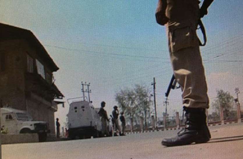 आतंकी हमले में घायल सेब व्यापारी आइसीयू में, हालत गंभीर आतंकी हमले में घायल सेब व्यापारी आइसीयू में, हालत गंभीर