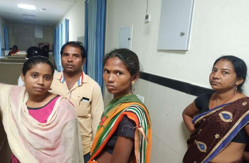 डीकेएस: बर्न यूनिट में ड्रेसरों ने काम करने से किया इनकार, संक्रमण का खतरा डीकेएस: बर्न यूनिट में ड्रेसरों ने काम करने से किया इनकार, संक्रमण का खतरा